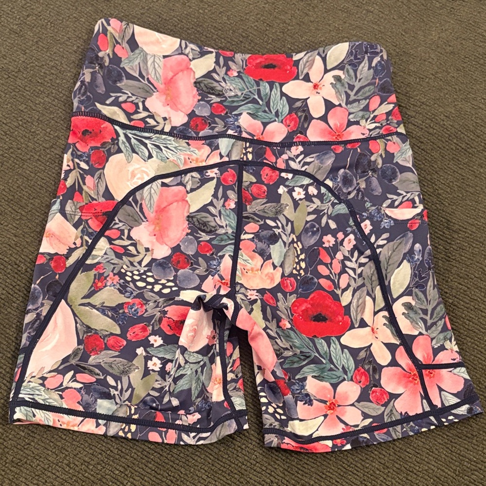 High Rise Gym Shorts - Picture 2 of 7